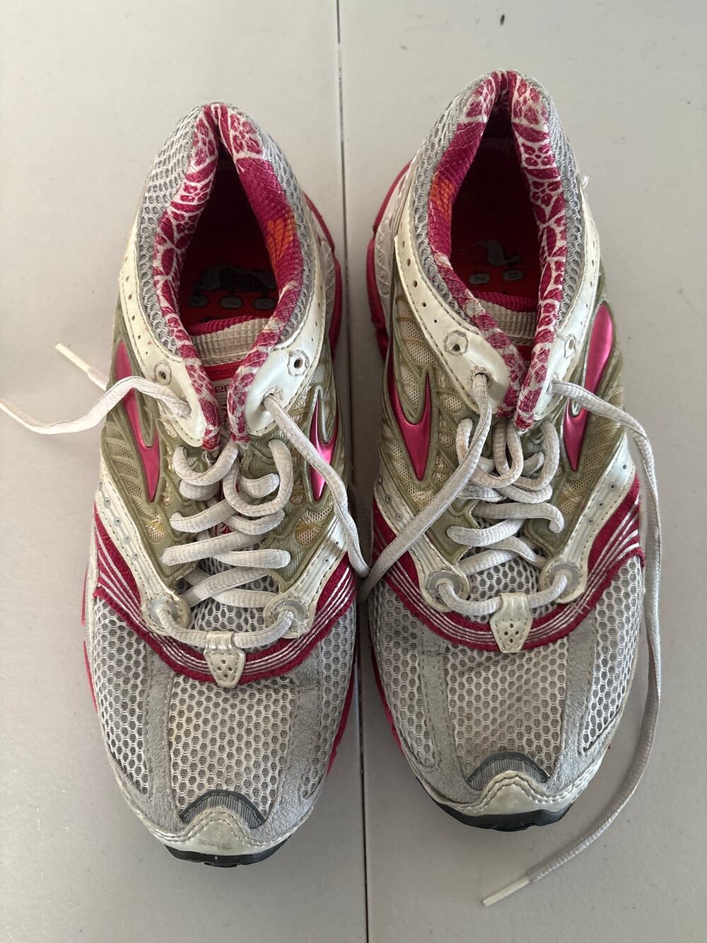 Brooks Glycerin 9 Running Shoes Womens 6.5M Gray White Pink Athletic Sneakers